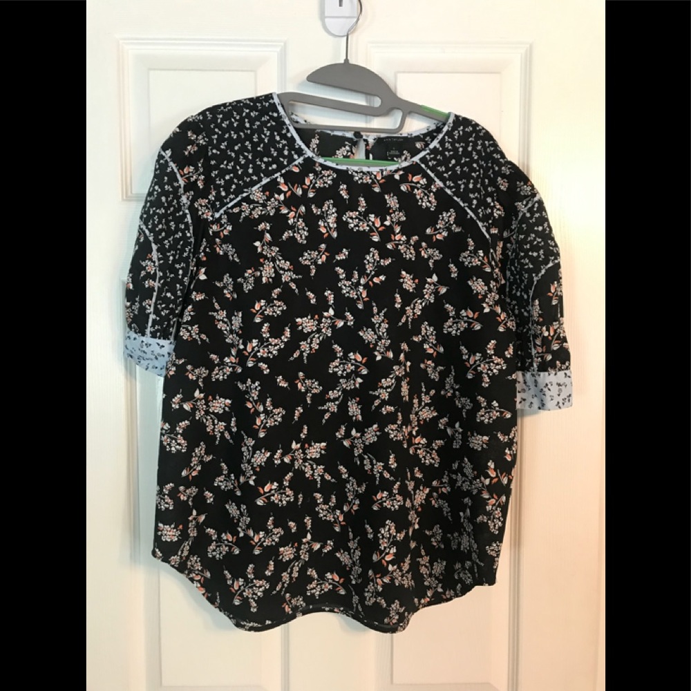 Ann Taylor Short Sleeve Navy color Floral Blouse.